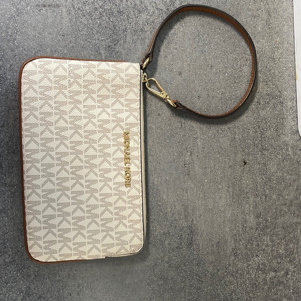 Michael Kors wristlet